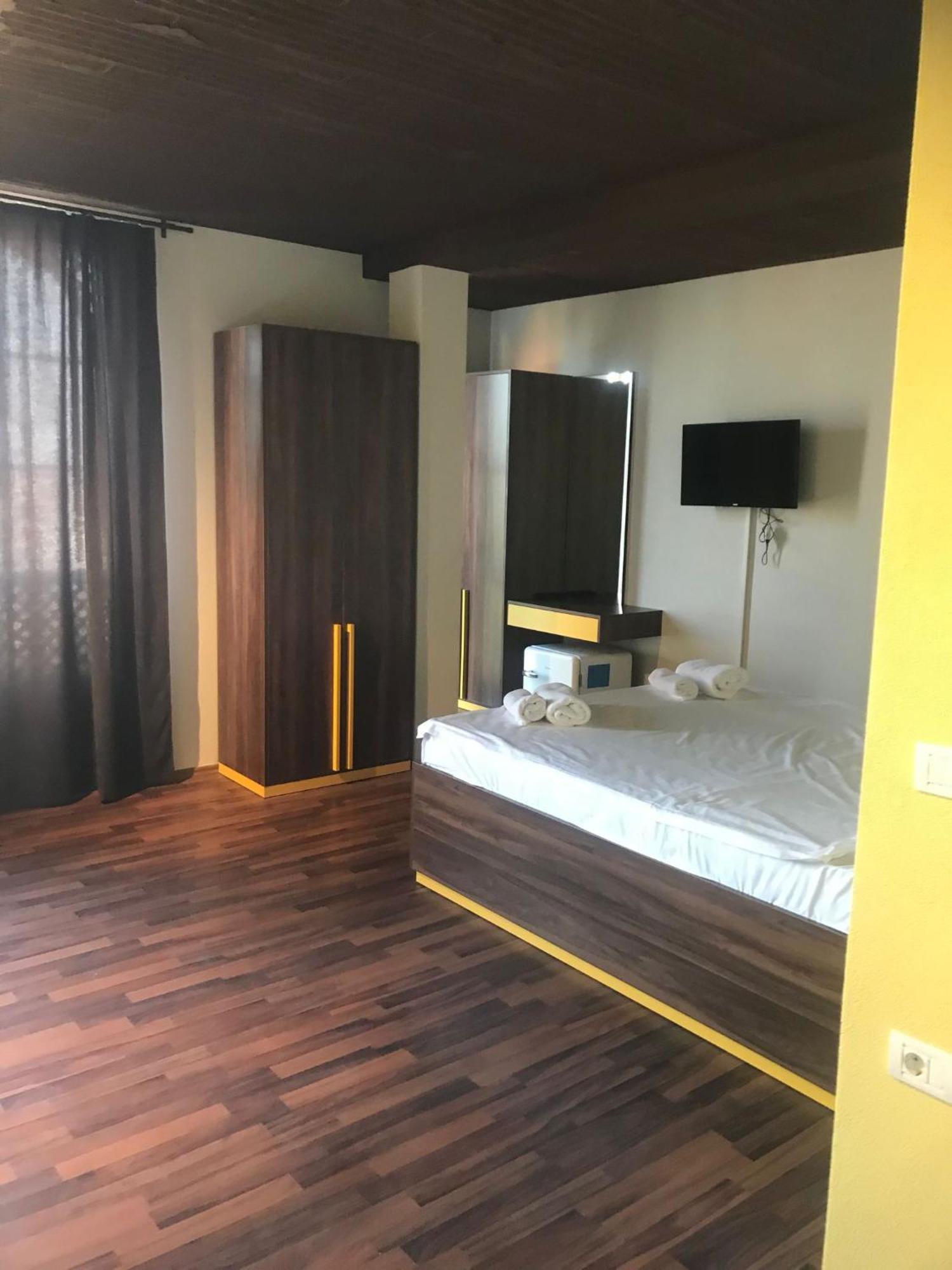 Hotel Hiserra Prizren Exterior photo
